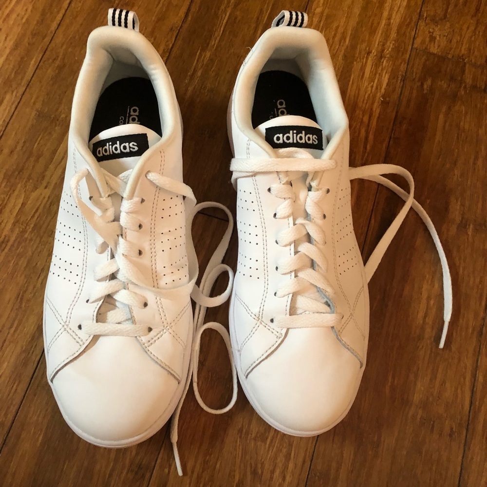 Woman’s Adidas neo, sz 8, very gently worn